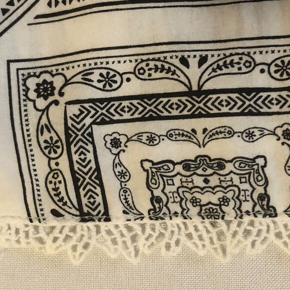 Sadie & Sage Tank Top Women L White V Neck Cami Wide Straps Boho Crochet Hemline - Picture 3 of 12